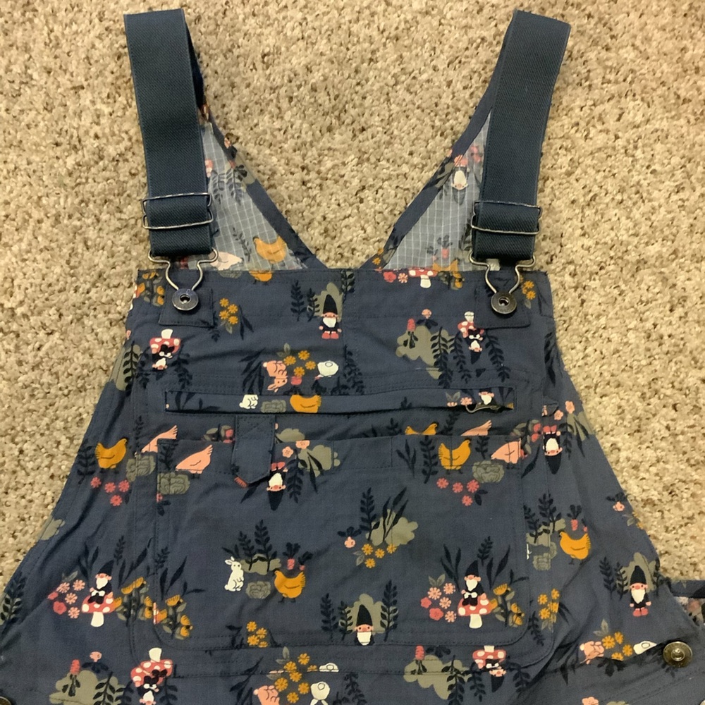 Duluth Trading Co Blue Floral Women's Cargo Shorts